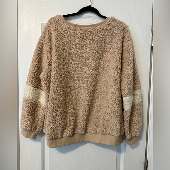 Fashion Nova comfy Sherpa set - Picture 3 of 5